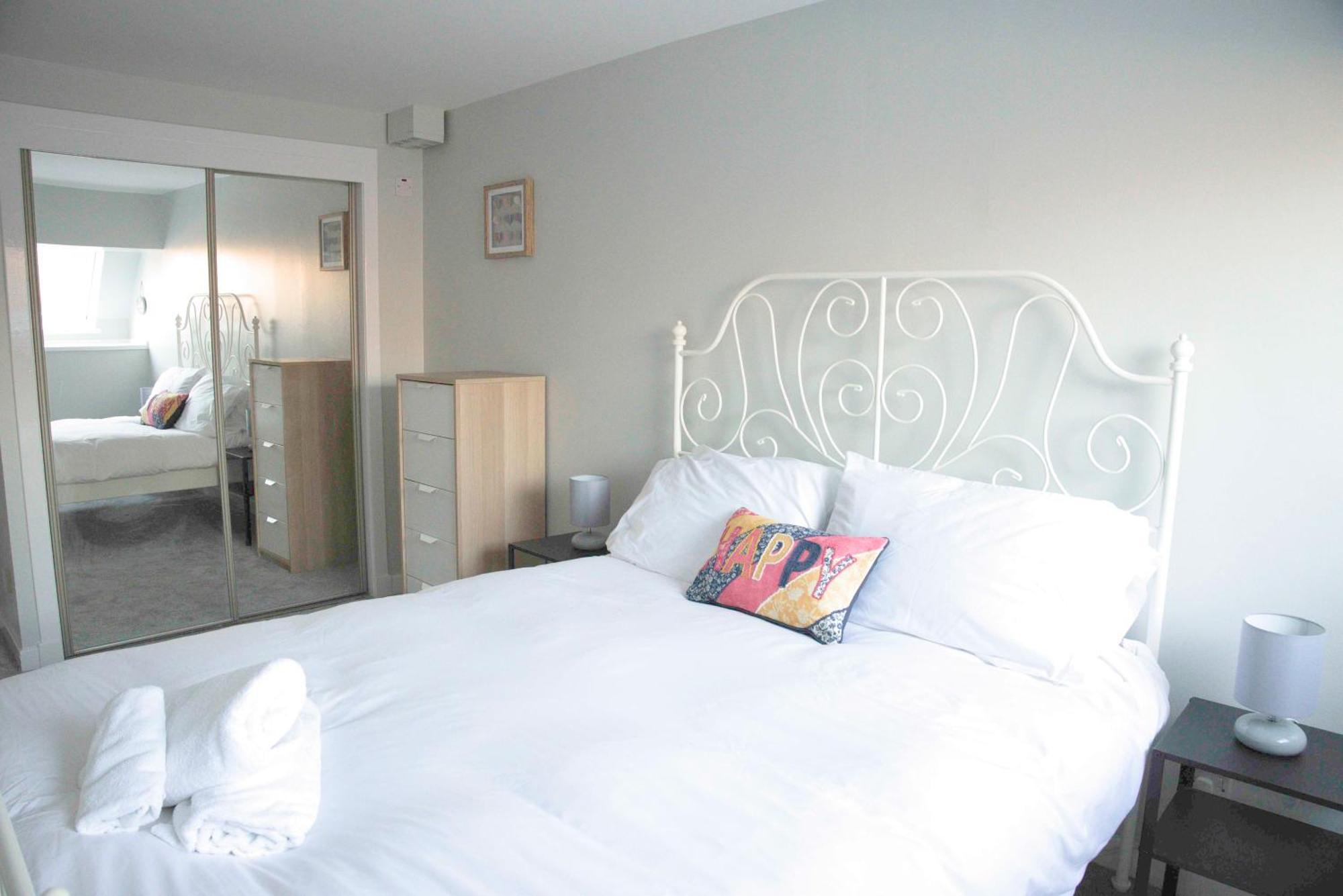 Fabulous Stylish Flat In Merchant City & Free Secure Parking Glasgow Exterior photo